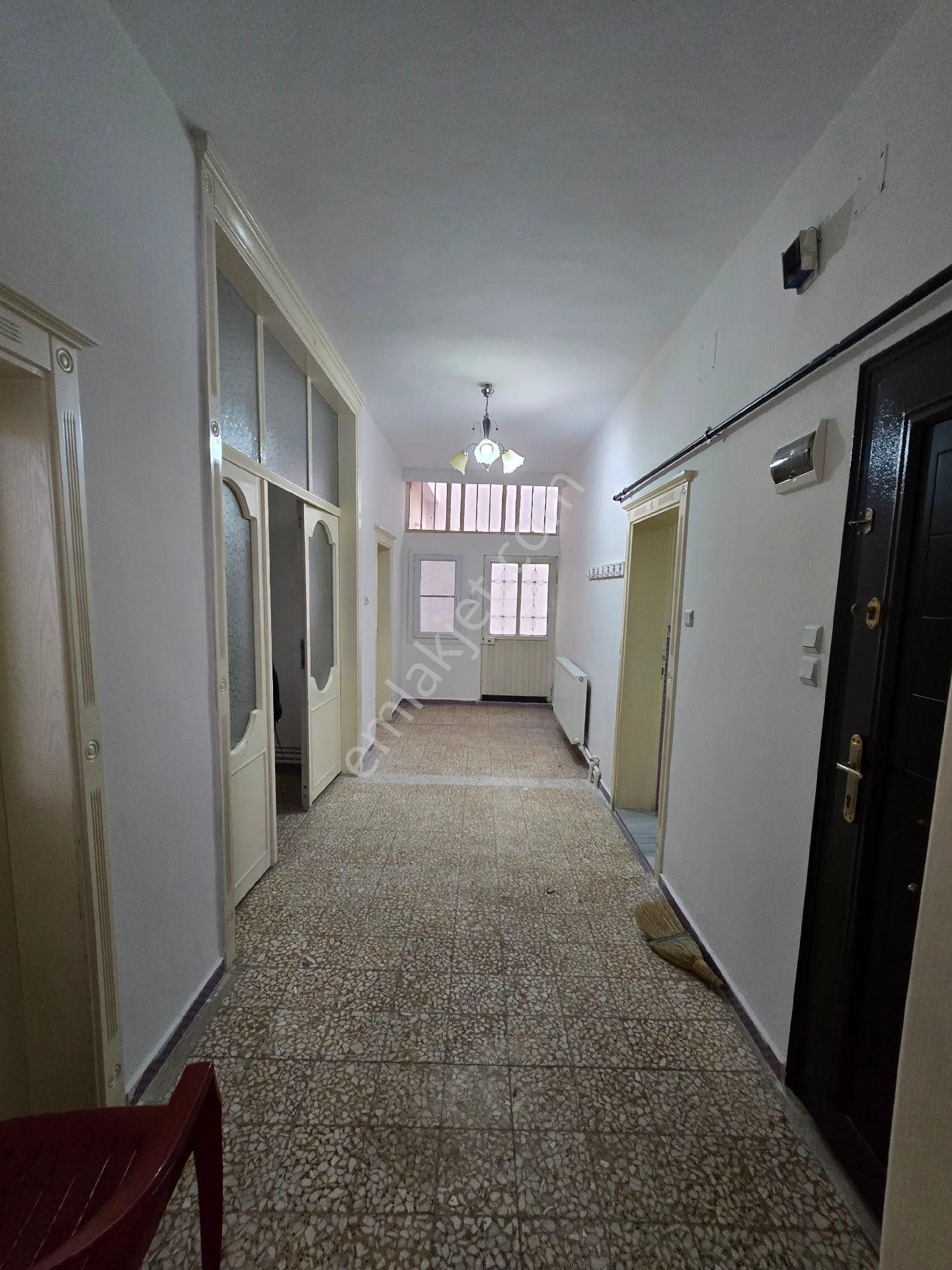 Kilis Merkez İsmet Paşa Kiralık Daire Üniversite'ye Yakın Konumda 3+1 Doğal Gazlı Müstakil Daire