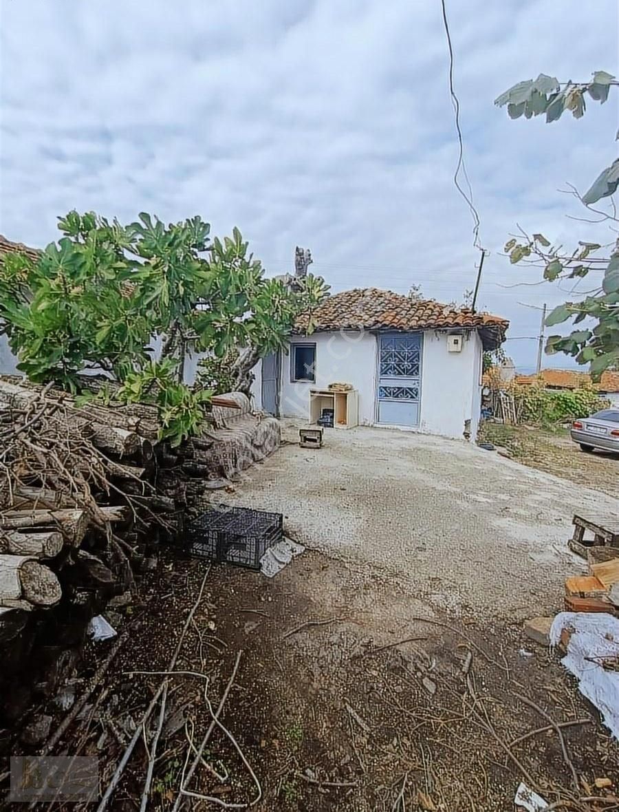 Biga Işıkeli Köyü Satılık Müstakil Ev Çanakkale-biga-ışıkeli Köyün'de- Satılık Müstakil Köy Evi