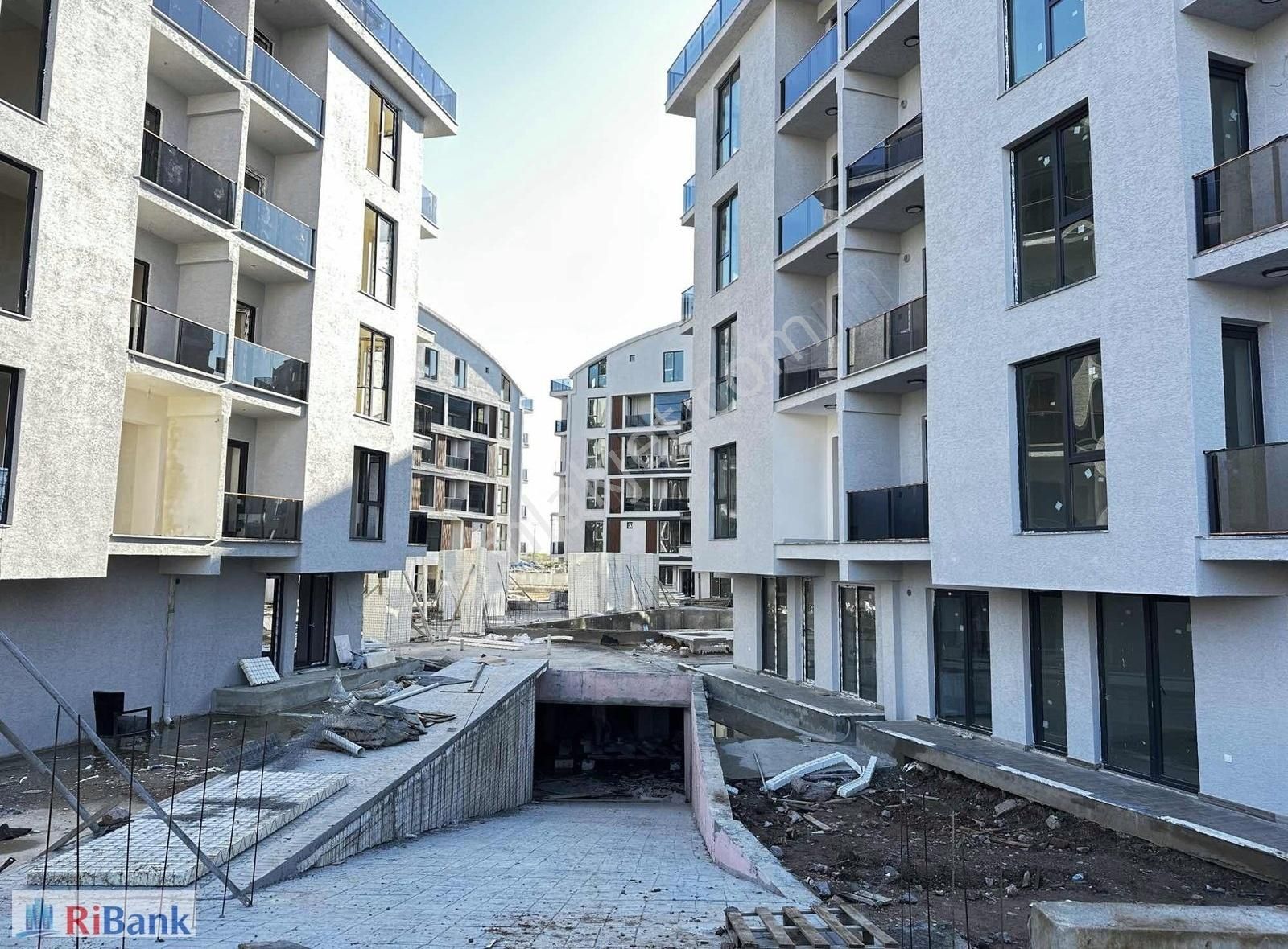 İzmit Şirintepe Satılık Daire Plaj Yolu Sahilinde Satılık 4+1 190 M2 Site İçi Dubleks Daire