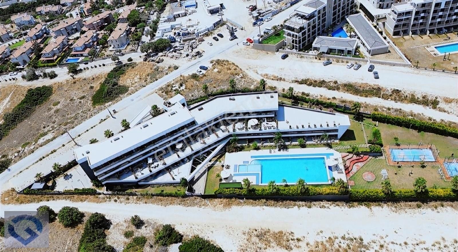 Çeşme 16 Eylül Satılık Residence Hüseyin Öziç'den Ayasaranda Mevkii Full Deniz Manzaralı Rezidans