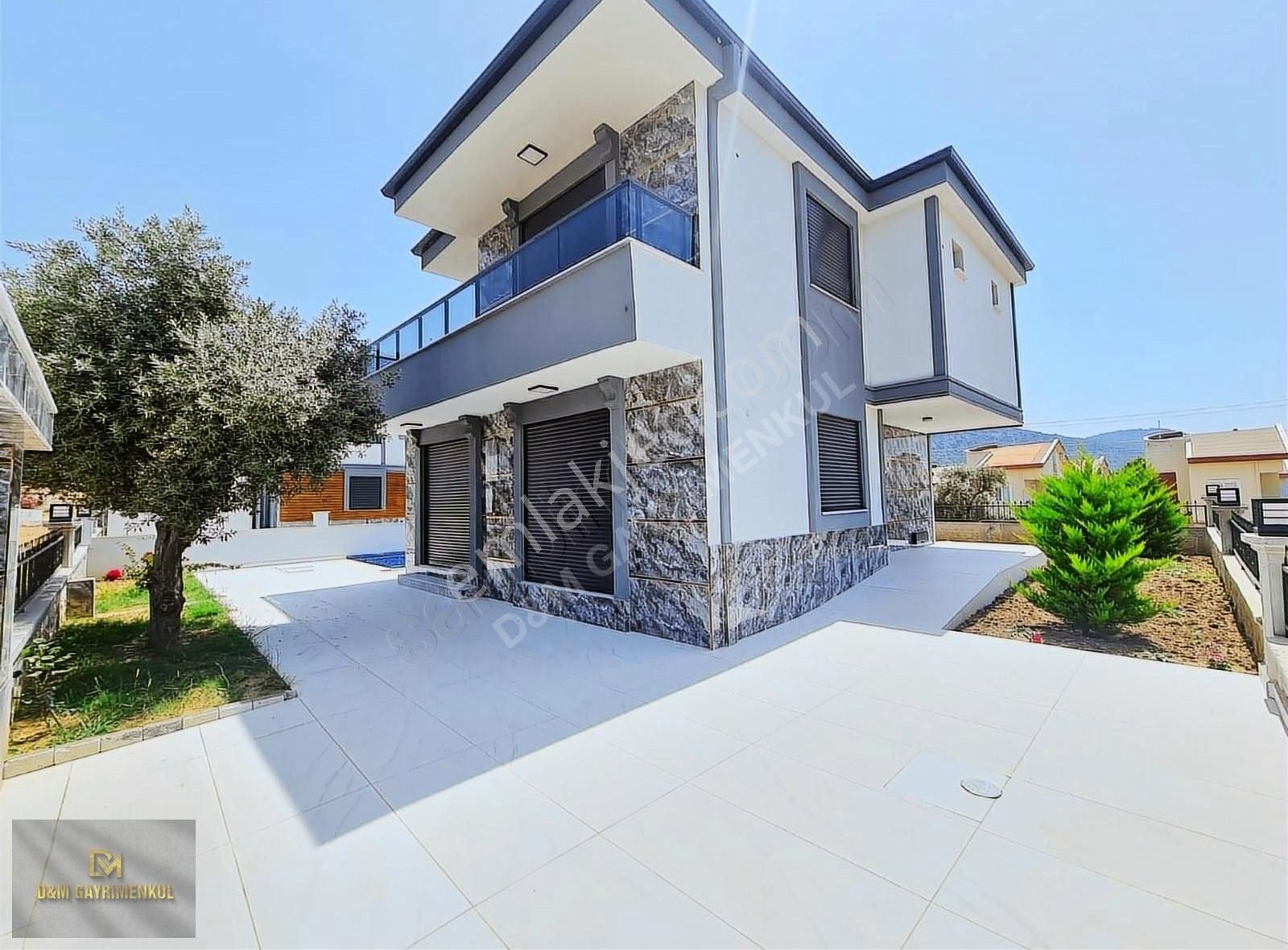 Didim Akbük Satılık Villa Didim Akbükde Giriş Kat Odalı 4+1 Havuzlu Müstakil Villa