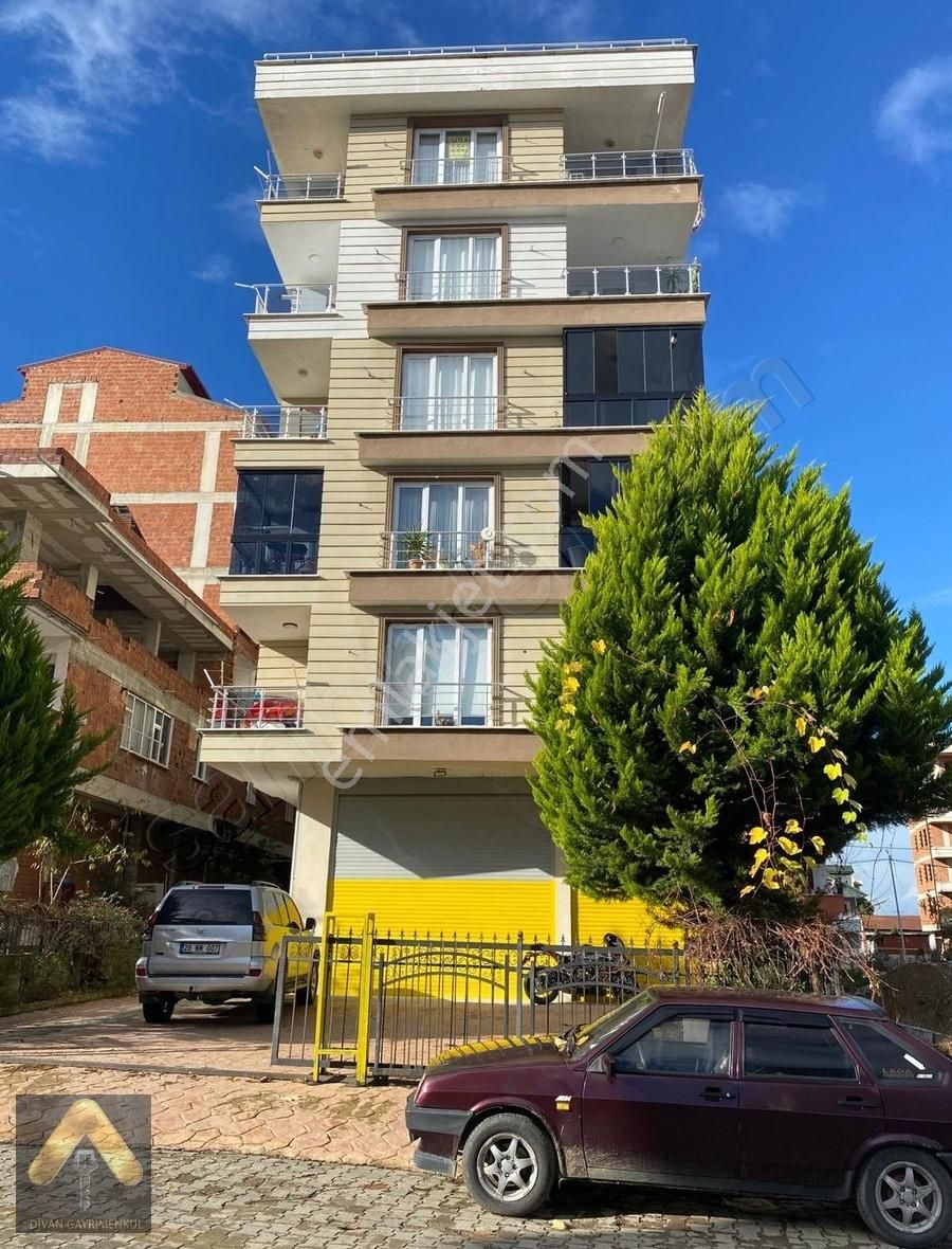 Bulancak Bahçelievler Satılık Daire Divan Gayrimenkul Bulancak Bahçelievler Mah. 180m2 4+2 Daire