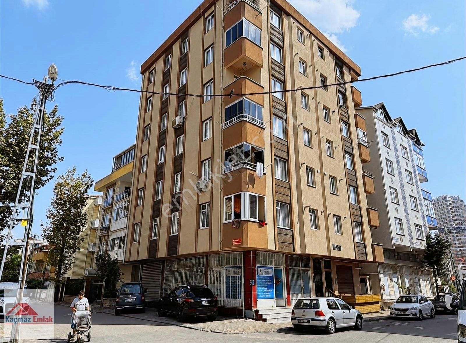 Kartal Topselvi Satılık Daire Kaçmazdan_asansörlü 3+1 Balkonlu Kullanışlı Satılık Dairemiz