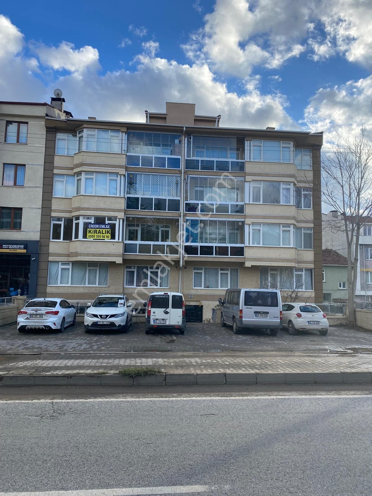 Orhangazi'de Bulvar Üzerinde Ferah, Bakımlı, Huzurlu 3+1 Kiralık Daire