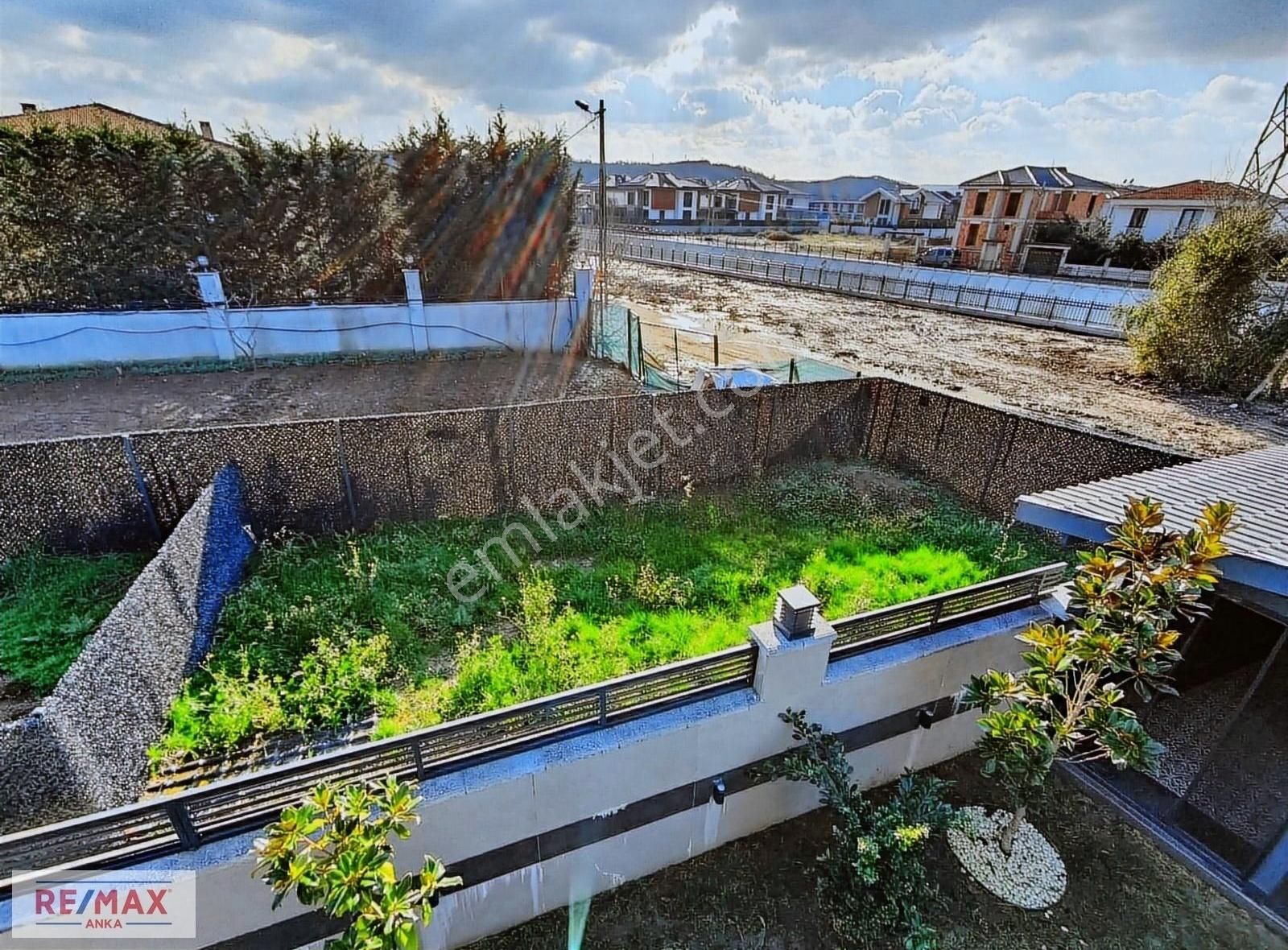 Şile Çavuş Satılık Villa Şile Merkezde Güzel Tasarım,iyi Lokasyon,a+satılık Dubleks Villa