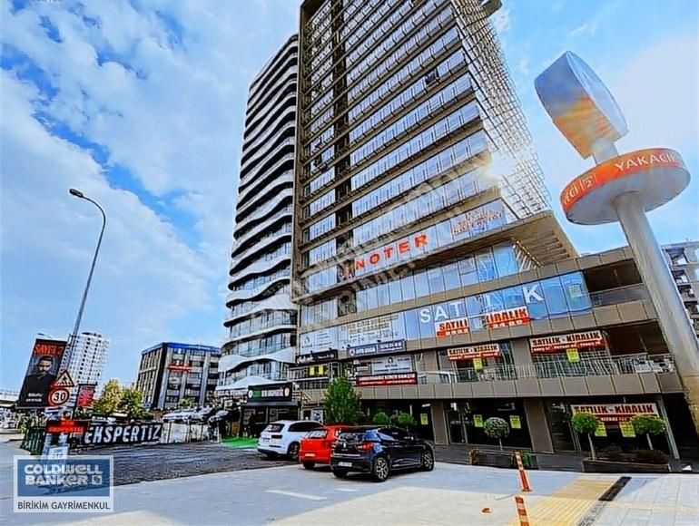 Pendik Yeşilbağlar Kiralık Ofis Metrowin'de E-5 Üzeri Deniz Manzaralı Geniş M² Kiralık Ofis