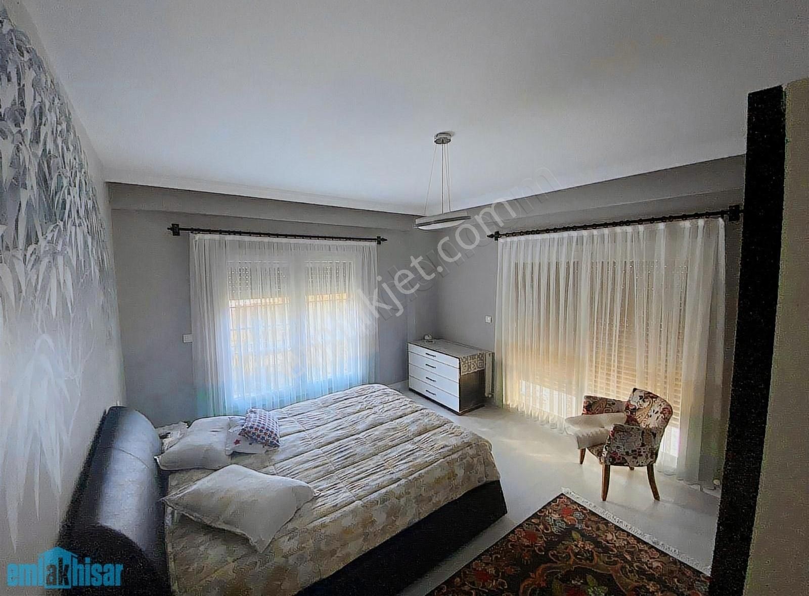 Akhisar Medar'da Yüzme Havuzlu Satılık 4+1 Triplex Villa - Görsel 15