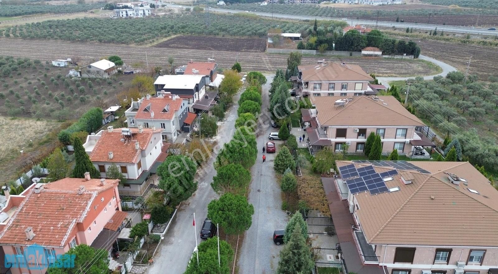 Akhisar Medar'da Yüzme Havuzlu Satılık 4+1 Triplex Villa - Görsel 33