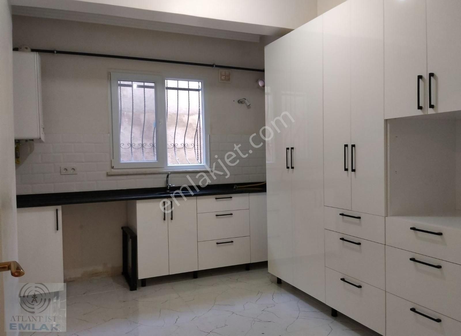 Ataşehir Kayışdağı Kiralık Daire Kayışdağı Son Durakta 3+1 120m2 Zemin Kat Bakımlı Balkonlu Daire