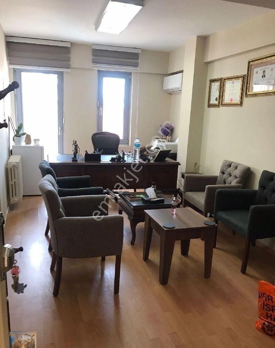 Kadıköy Osmanağa Kiralık Ofis Boğa Gm Kadıköy Çarşı'da Merkezi Konumda Kiralık 20 M2 Ofis