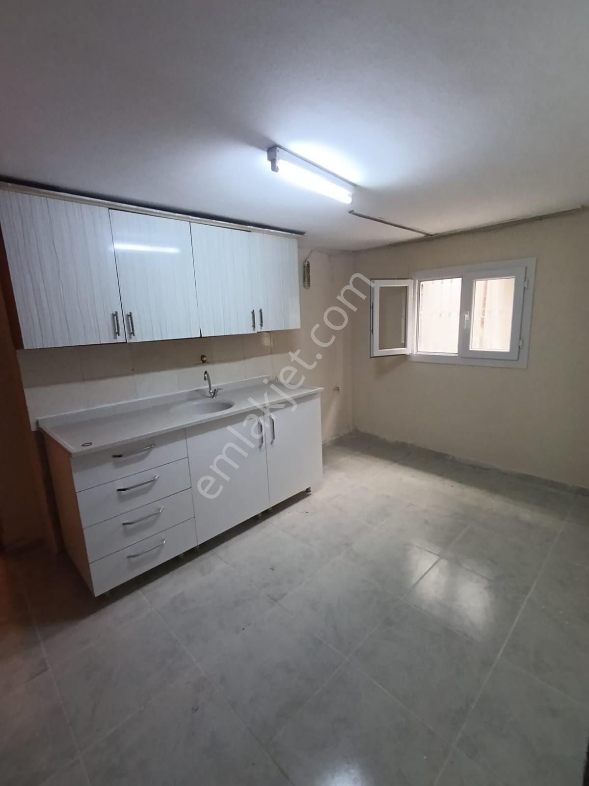 Sarıçam Gültepe Kiralık Daire Gültepede Müstakil 1+1 Kapalı Mutfak Zemin Kat Kiralık