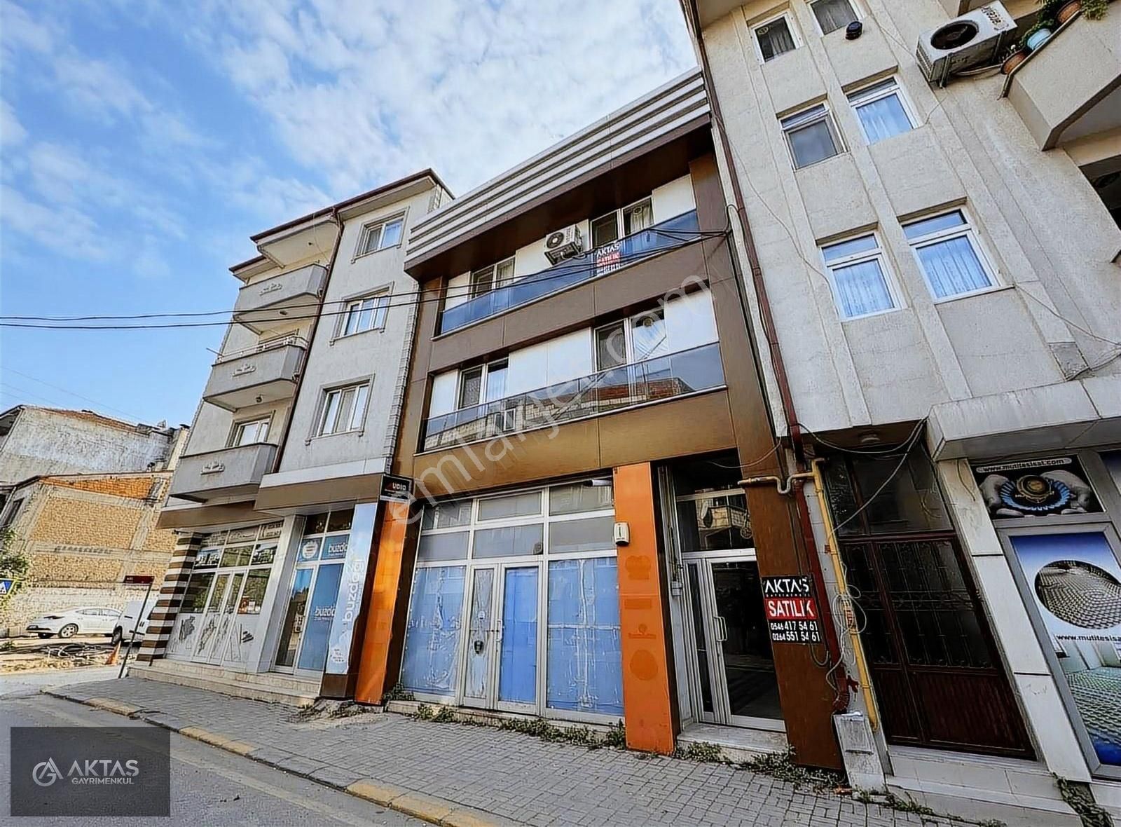 Adapazarı İstiklal Satılık Daire Adapazarı İstiklal Mah.satılık 3+1 Ana Cadde Üzeri Bakımlı Daire