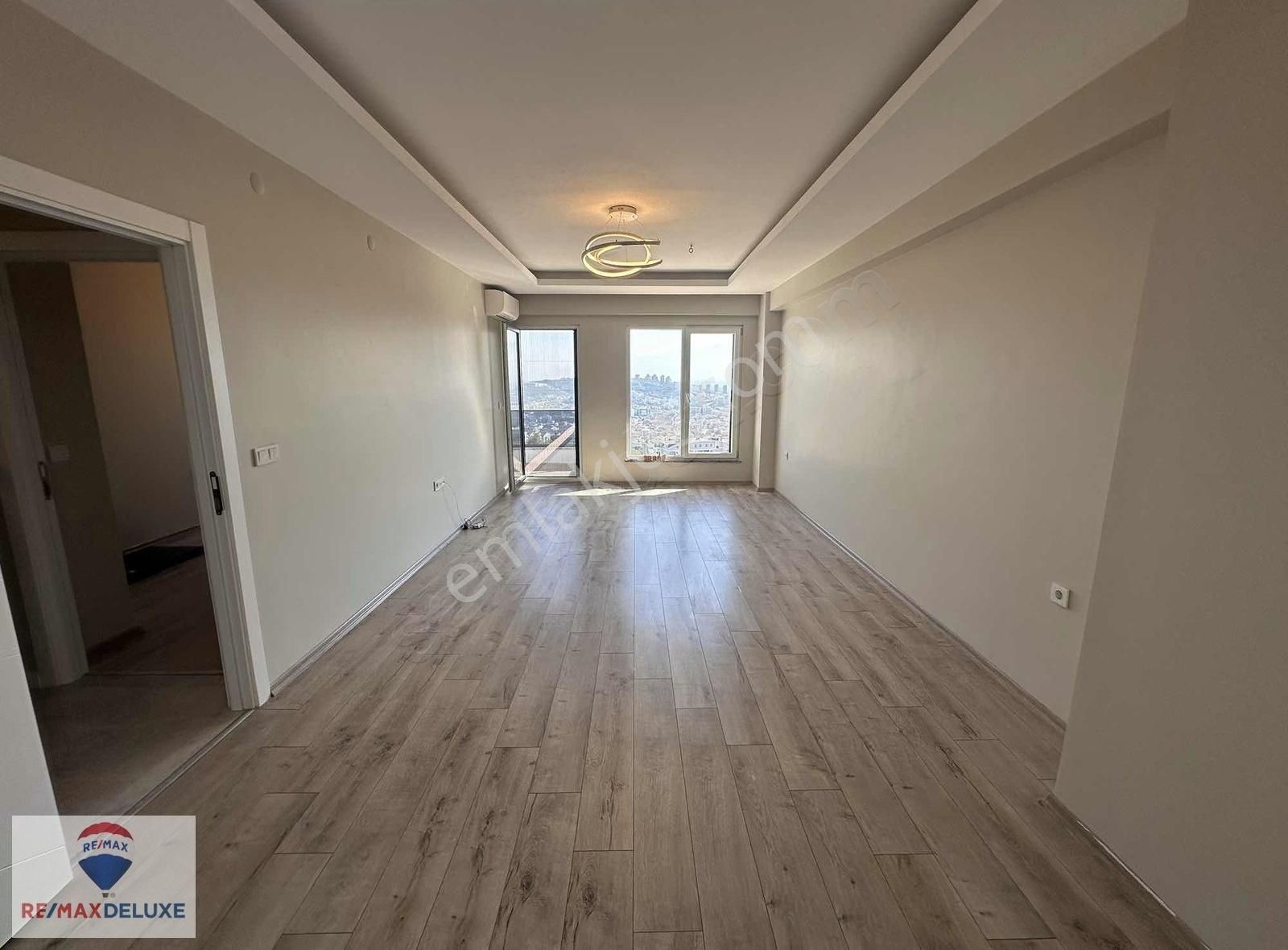 İzmit Gündoğdu Satılık Daire Remax Deluxe Den Muhteşem Deniz Ve Şehir Manzarası 3+1 Ara Kat