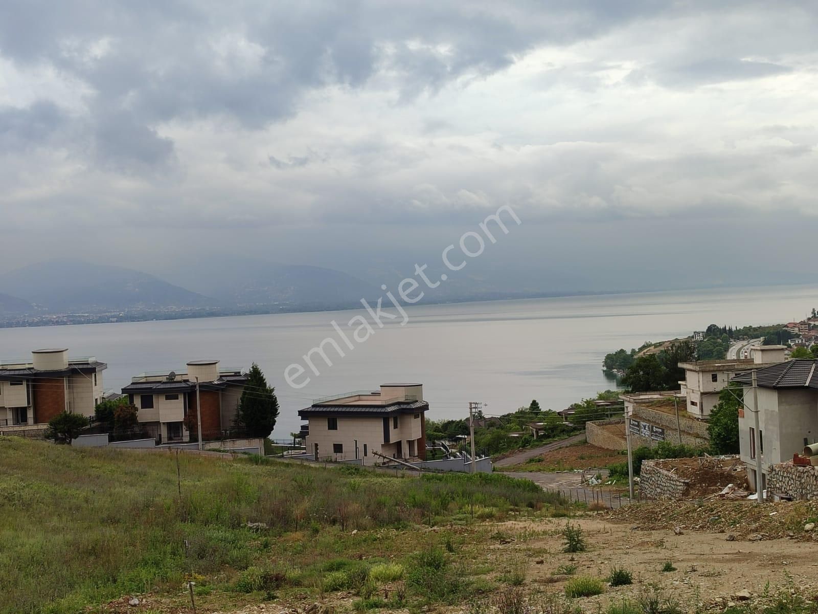 Sakarya Serdivan Satılık Villa İmarlı Muhteşem Göl Manzaralı Villa İmarlı Satılık Arsa Erd Gayrimenkulden...