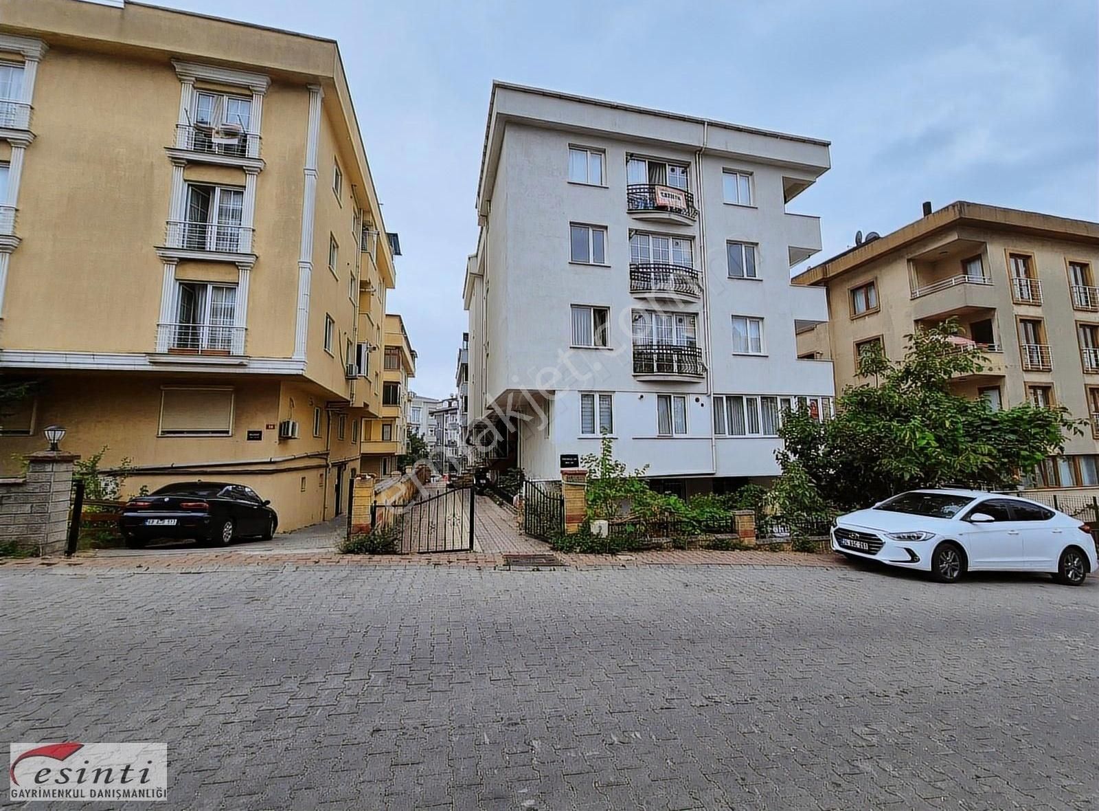 Ataşehir İnönü Satılık Daire 19 Mayıs Caddesine Yakın Konumda, Geniş 4+2 Dublex Daire