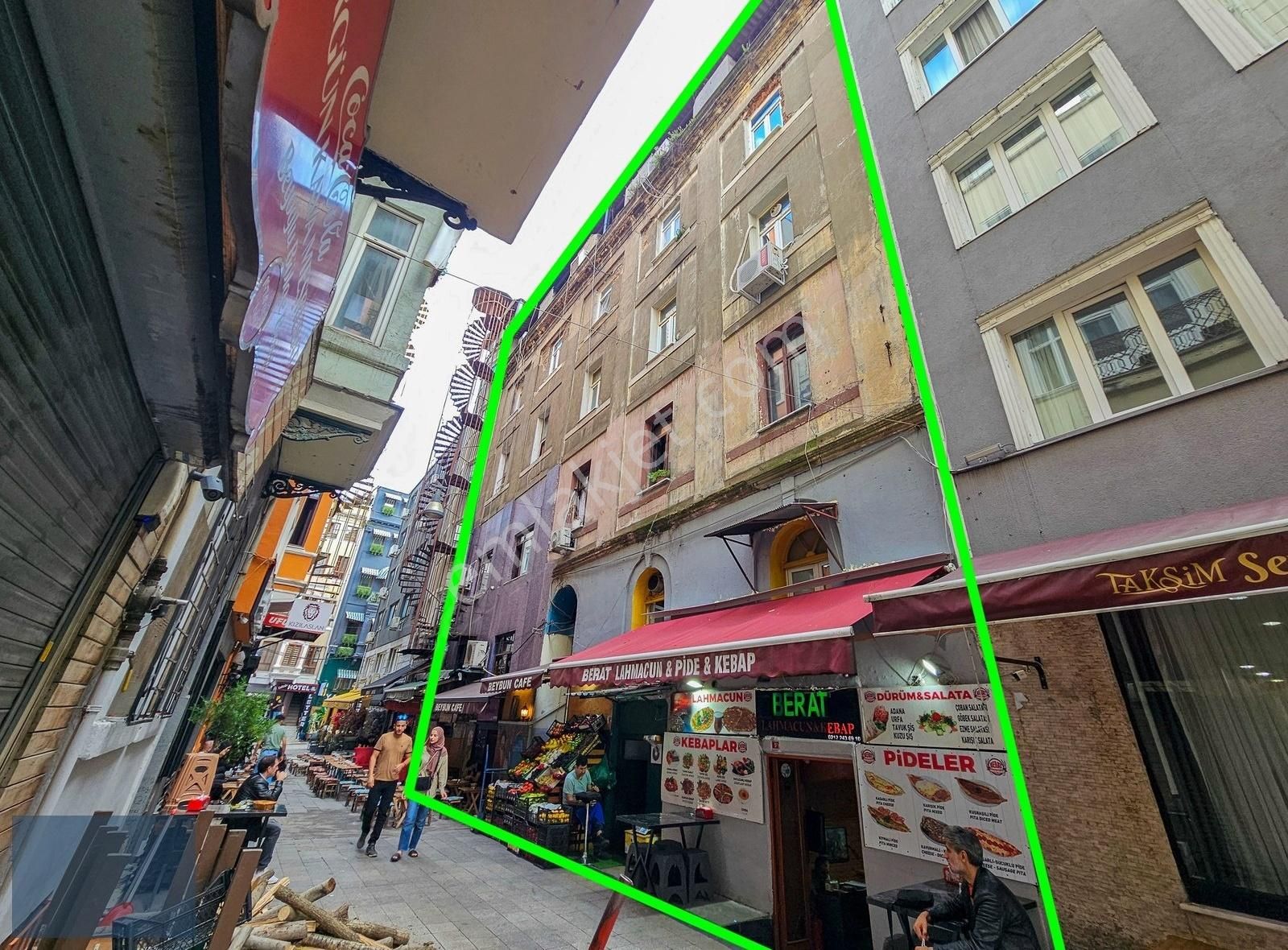 Beyoğlu Şehit Muhtar Satılık Bina Beyoğlu İstiklal Caddesi Yakını Dükkan Alanlı 5 Katlı Bina