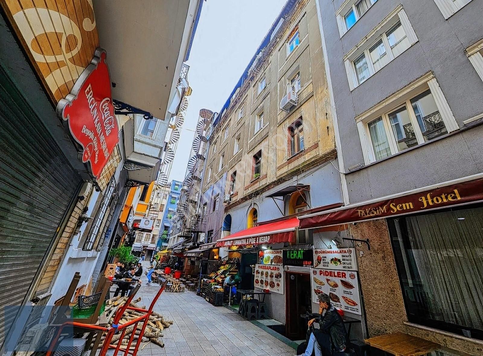 Beyoğlu İstiklal Caddesi Yakını Geniş Kullanım Alanlı Kupon Bina - Görsel 4