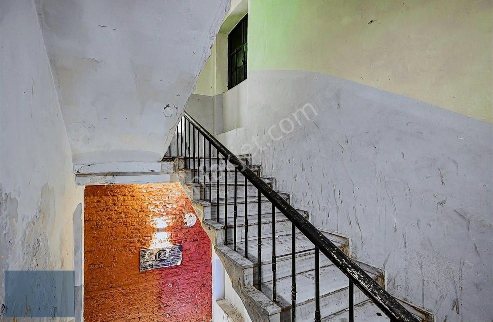 Beyoğlu İstiklal Caddesi Yakını Geniş Kullanım Alanlı Kupon Bina - Görsel 10