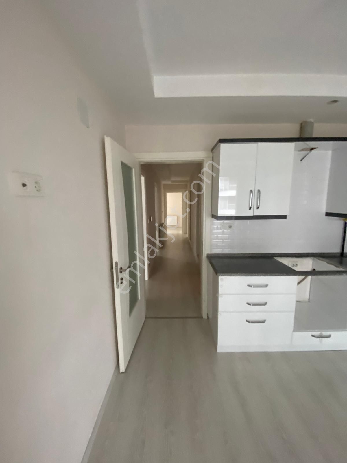 Yeşil Mahallede Satılık 3+1 Daire