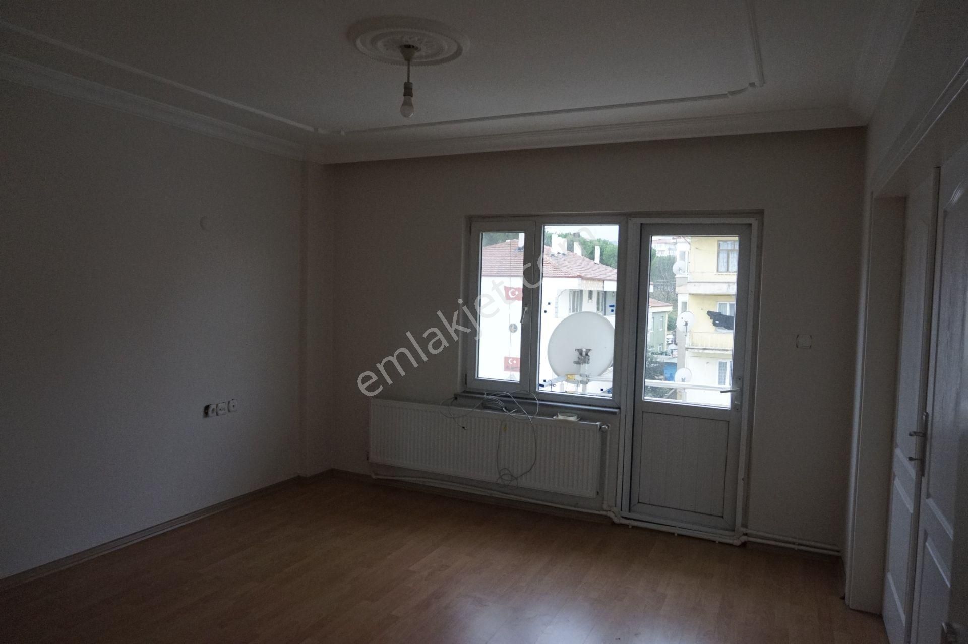 Bayramiç Camicedit Kiralık Daire Çanakkale Bayramiç Camiicedit Mah.kıbrıs Cad. 3 +1 120 M2 Daire