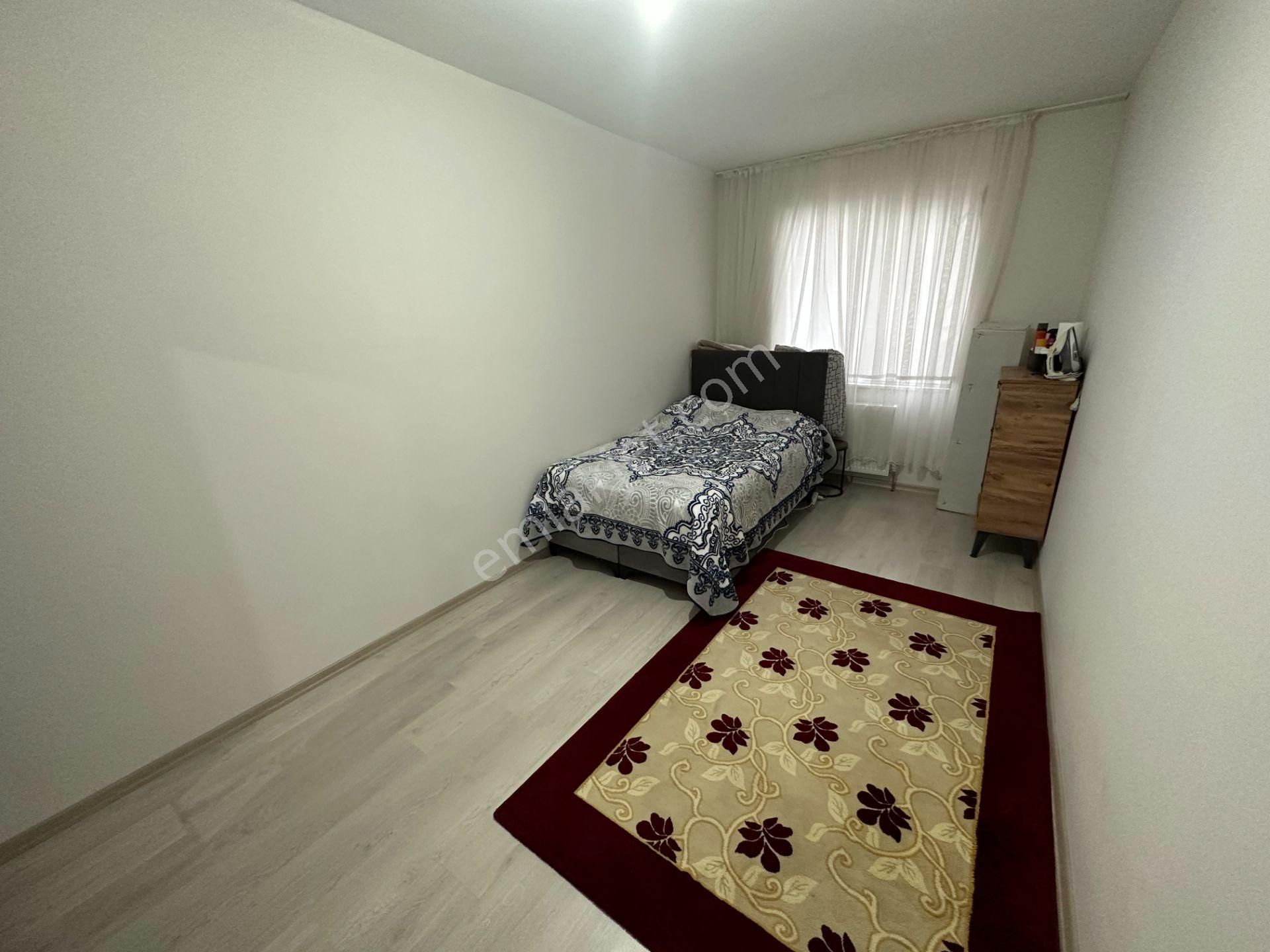 Maltepe Aydınevler Satılık Daire E-5 Maltepe Pamilia Sitesi Ara Kat Satılık 2+1 Daire