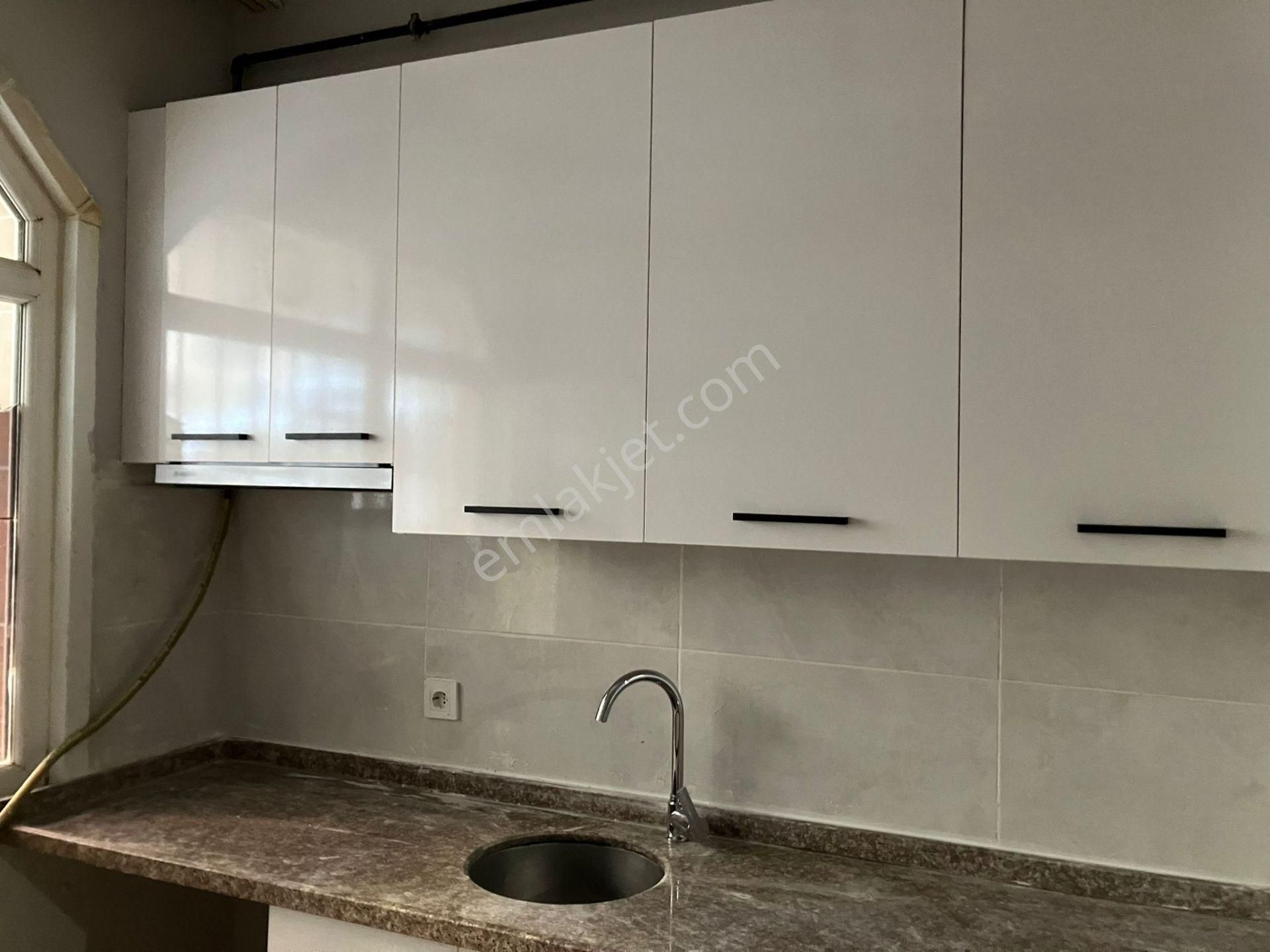 Bahçelievler Şirinevler Kiralık Daire Bahcelievler Devlet Hastanesi Karşısında Kiralık 2+1 Yüsek Giriş