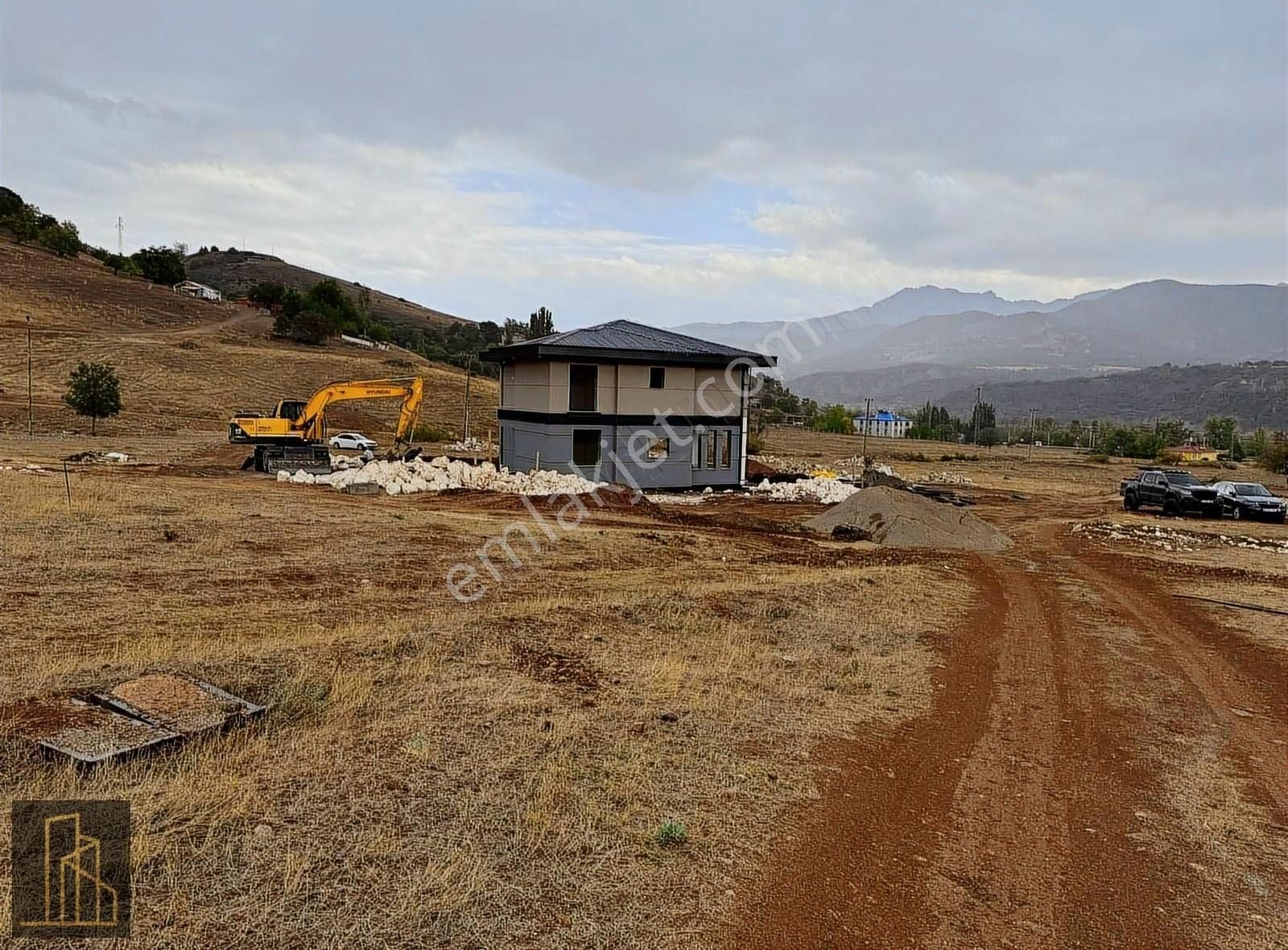 Tunceli Merkez İsmet İnönü Satılık Villa İmarlı Tunceli Merkez İsmet İnönü Mahallesi Tek Tapu Fırsat Son Arsalar