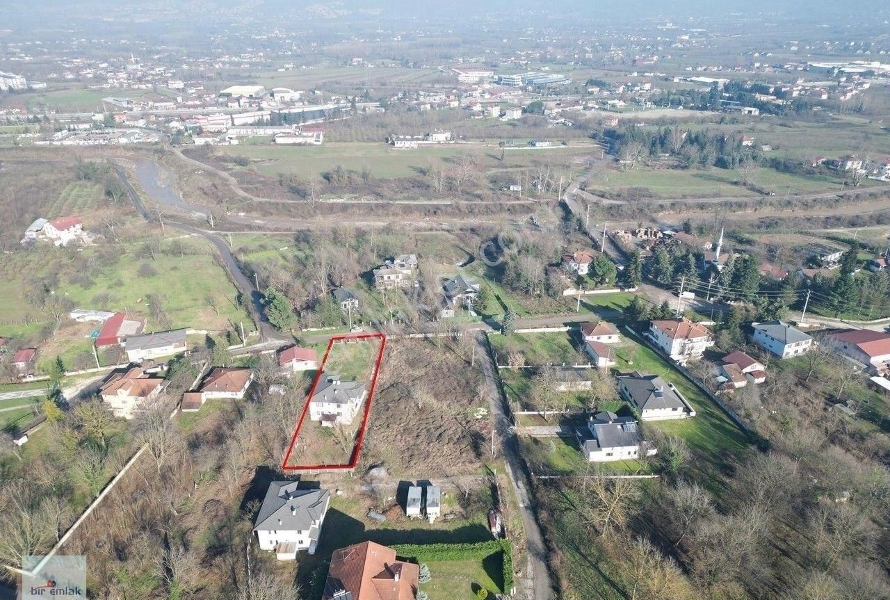 Düzce Merkez Gökçe Köyü Satılık Villa Gökçe Mahallesi'nde 1200 M2 Arsa İçerisinde 6+1 321 M2 Satılık Villa