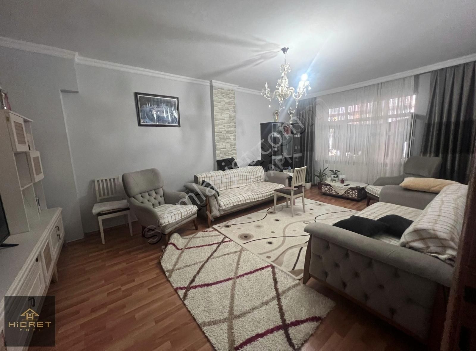 Sultangazi Uğur Mumcu Satılık Daire Hicret Den Uğurmumcu Mh.de 3+1 130 M² Fırsat Ara Kat Daire