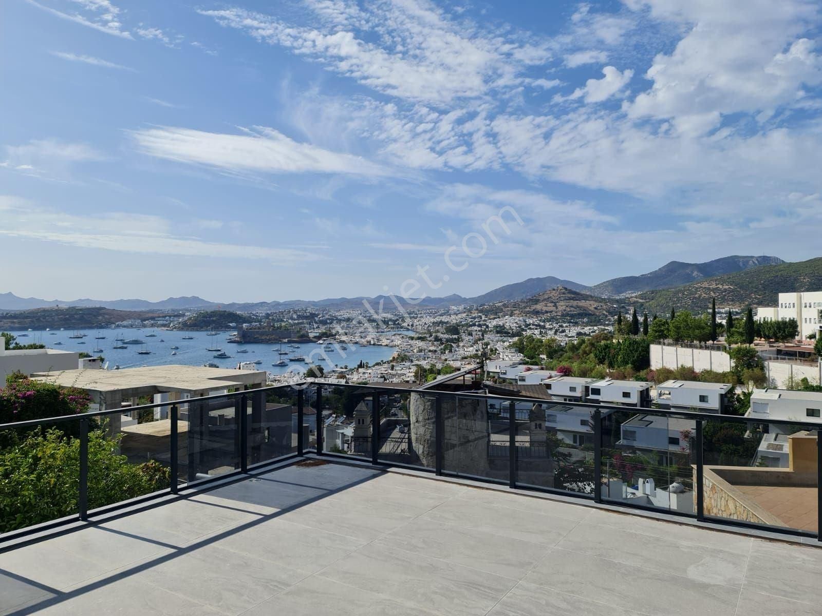 Bodrum Merkezde Muhteşem Deniz Manzaralı Kelepir Villa