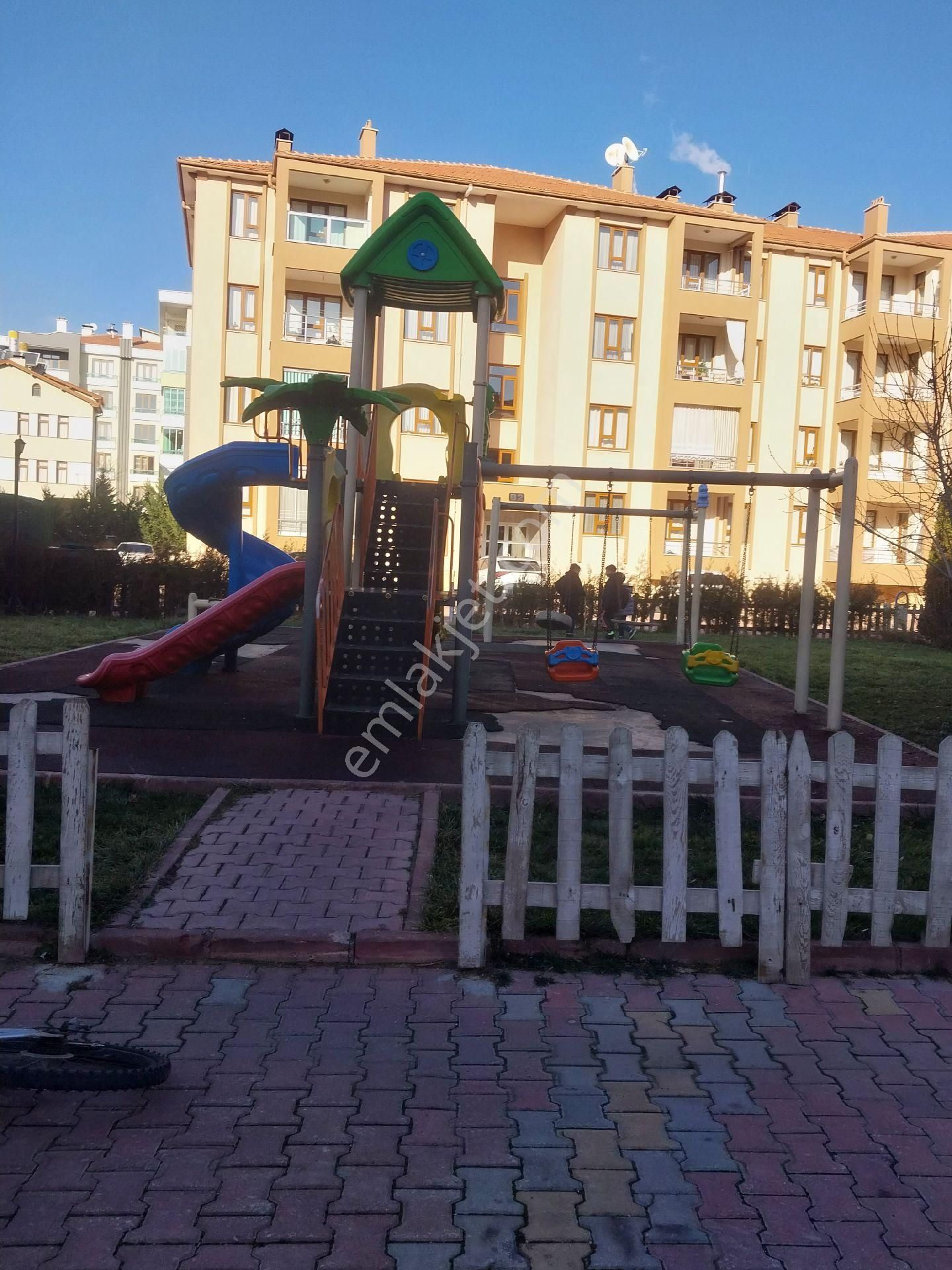 Karatay Gaziosmanpaşa Kiralık Daire Şirin Gayrimenkülden Karatay Sıte İcerısi Kiralik Daire