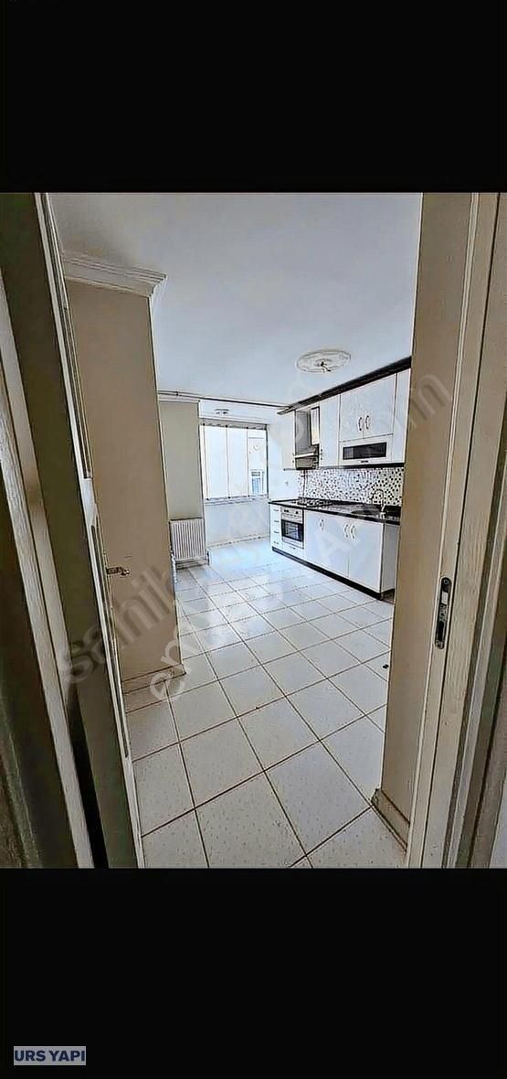 Esenyurt Namık Kemal Kiralık Daire Metrobüse Ve Torium Avm 3 Dkk Butik Site'de 2+1 Ara Kat Daire