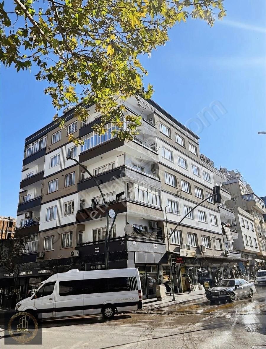 Şahinbey Savcılı Satılık Daire Baron Dan Ana Cadde Üzeri 4+1 Bakımlı Daire