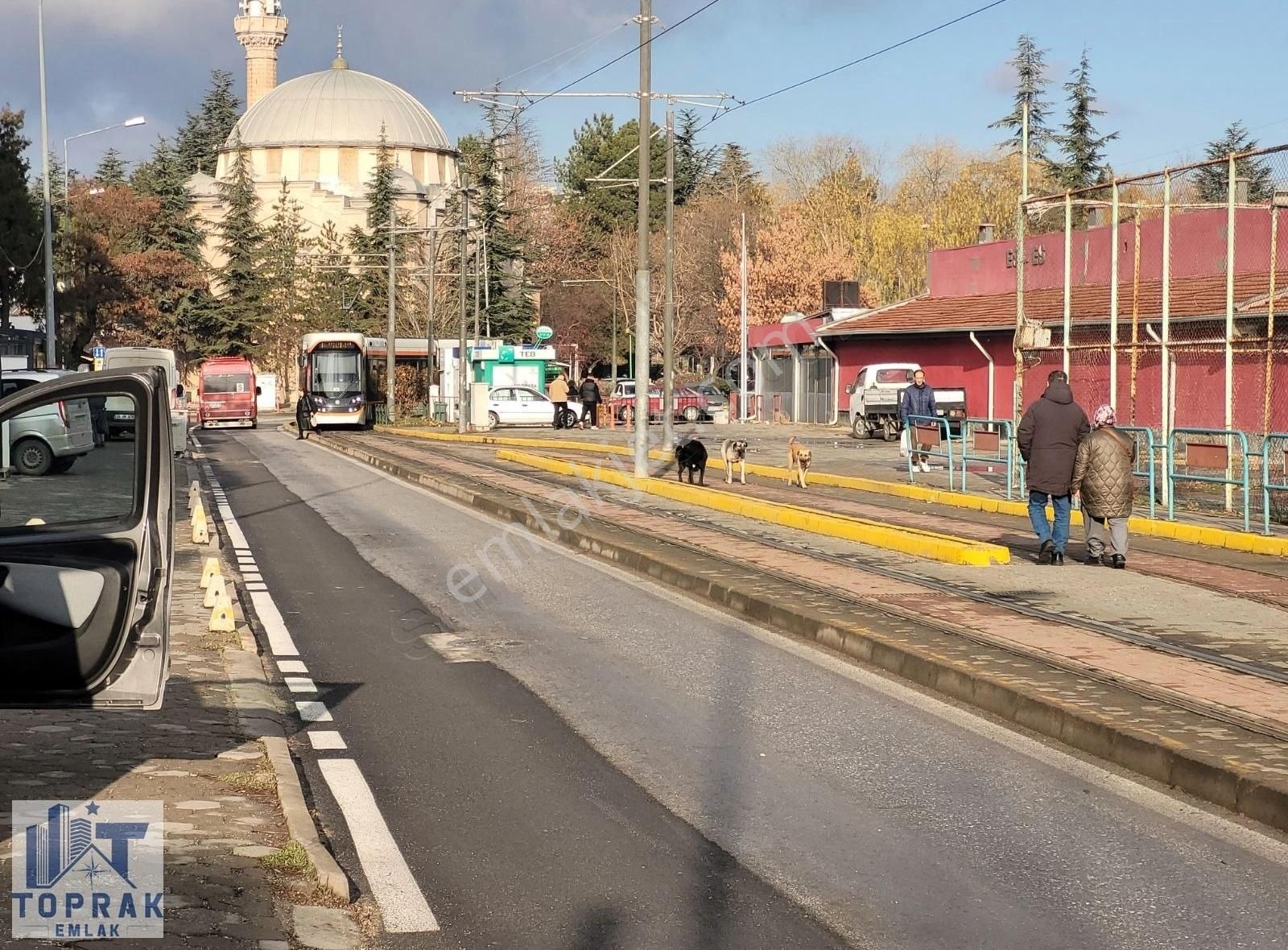 Tepebaşı Uluönder Satılık Daire Toprak Emlaktan Uluönder Mh Tepebaşı Merkezinde Satılık 2+0