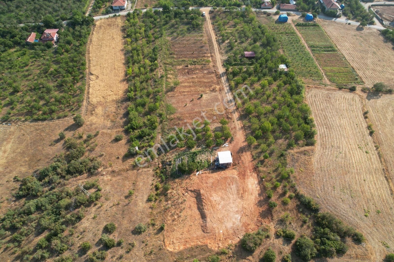 Akşehir Saray Satılık Muhtelif Arsa Saray' 2 Kata İmarlı Villa Arsası !