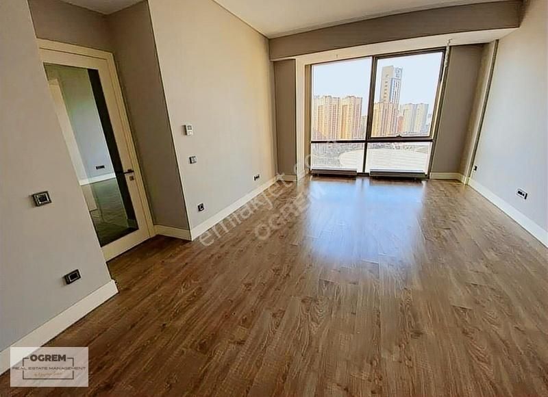 İstanbul Ataşehir Satılık Residence Metropol İstanbul / Kiracısız / Kullanıma Hazır 2+1 /100m2