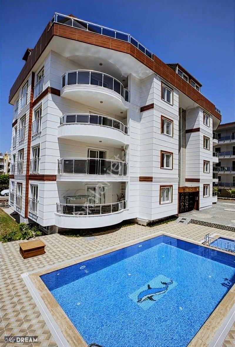 Alanya Avsallar Satılık Daire Alanya Avsallarda Merkezi Konumda Satılık 5+1 Dubleks Daire