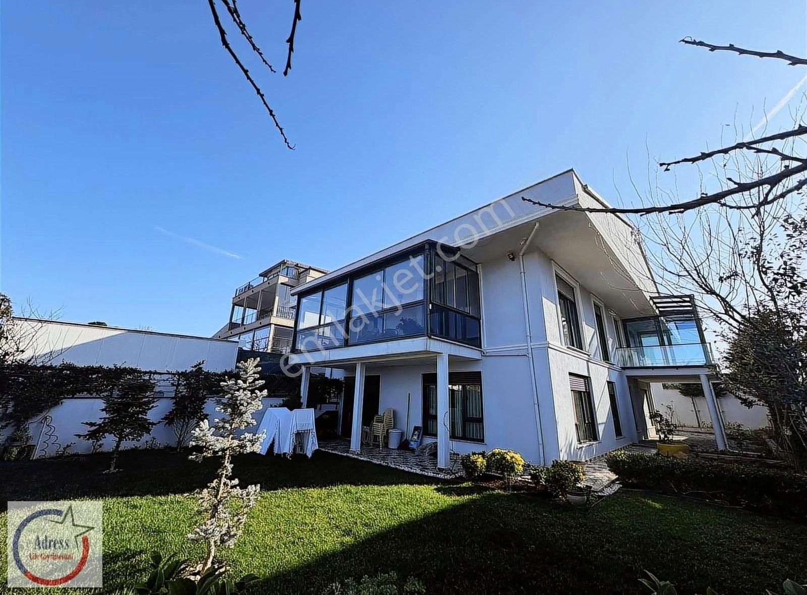 Beykoz Riva Satılık Villa Beykoz Riva'da Deniz Manzaralı Müstakil İkiz Villa 4+1 Satılık