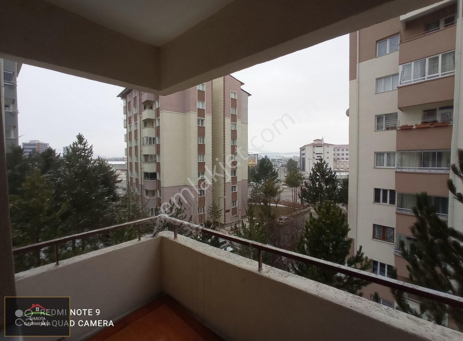 Sivas Merkez Yenişehir Kiralık Daire İvarotadan Yenişehir'de 2+1 Kiralık Daire