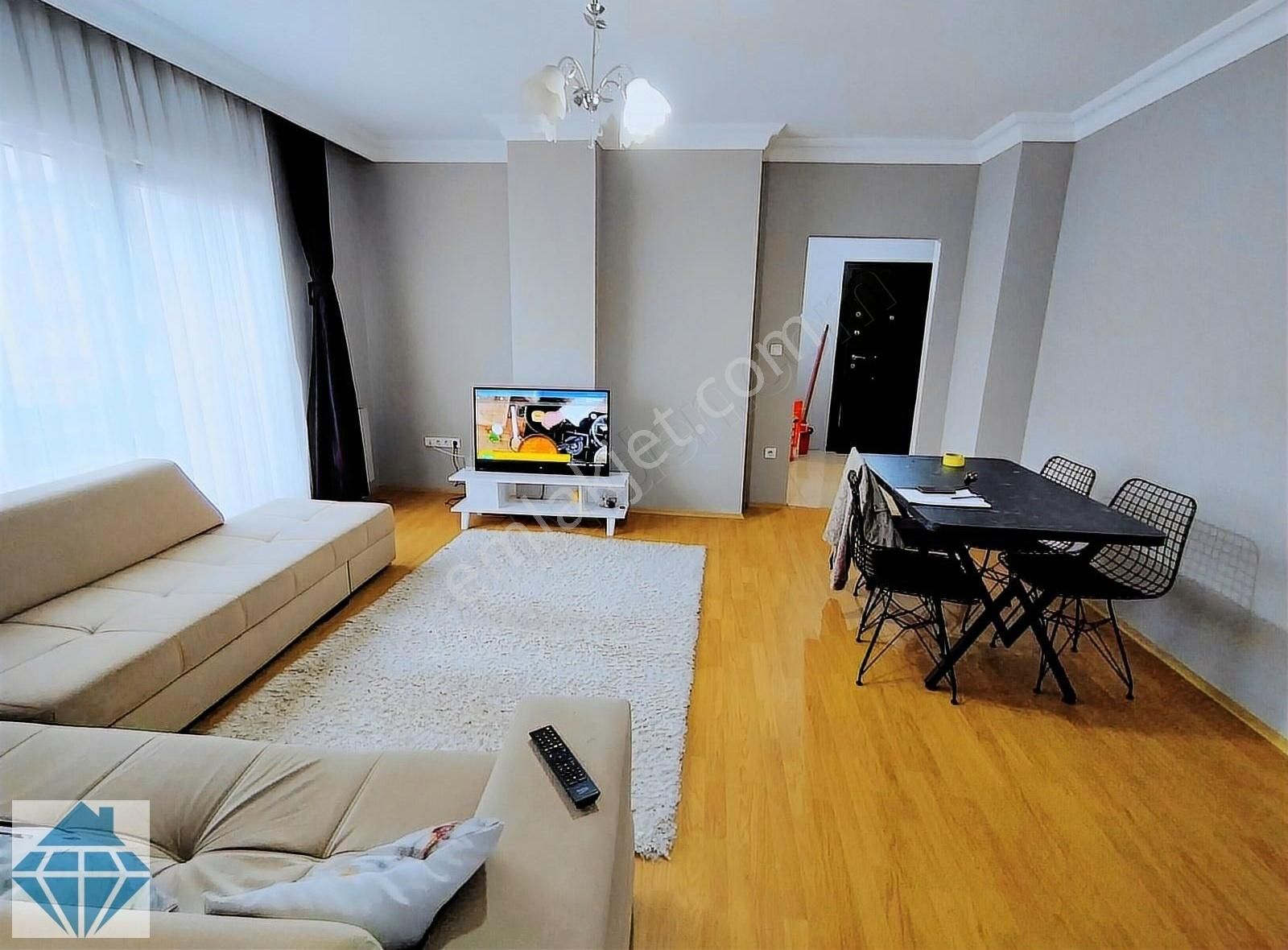 Sarıyer Ayazağa Kiralık Daire Ayazağa Yeşilçam Apt. 7. Kat 90 M2 Fırsat Eşyasız 2+1