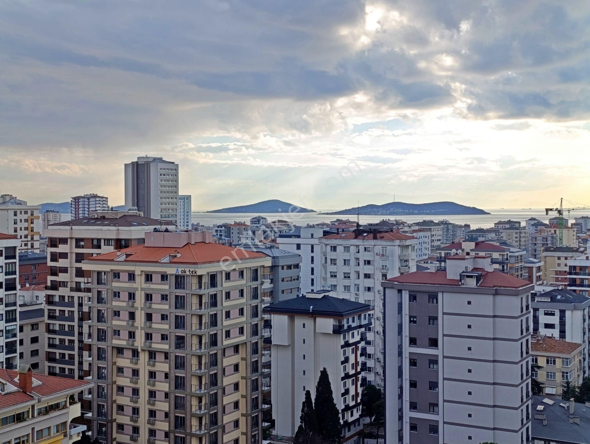 Kadıköy Göztepe Satılık Daire Caddebostanda Bağdat Caddesine Yakın Sıfır Binada 3+1 Deniz Manzaralı Daire Emlak Masası