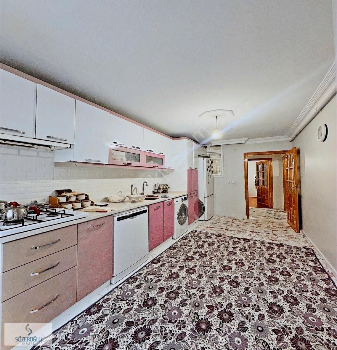 Esenyurt Şehitler Satılık Daire Esenyurt Kıraç Şehitler Mahallesinde 2.kat 2+1 100m2 2.400.000tl