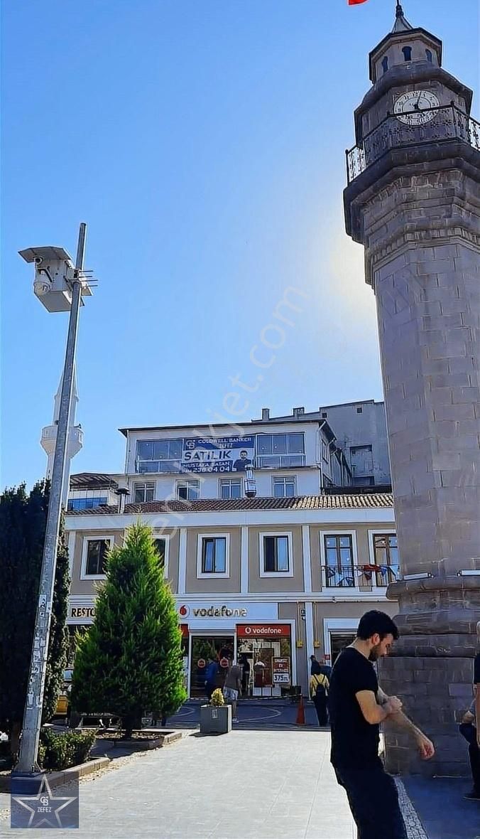 İlkadım Pazar Satılık Bina Samsun Saathane Meydanında Satılık Otel Binası