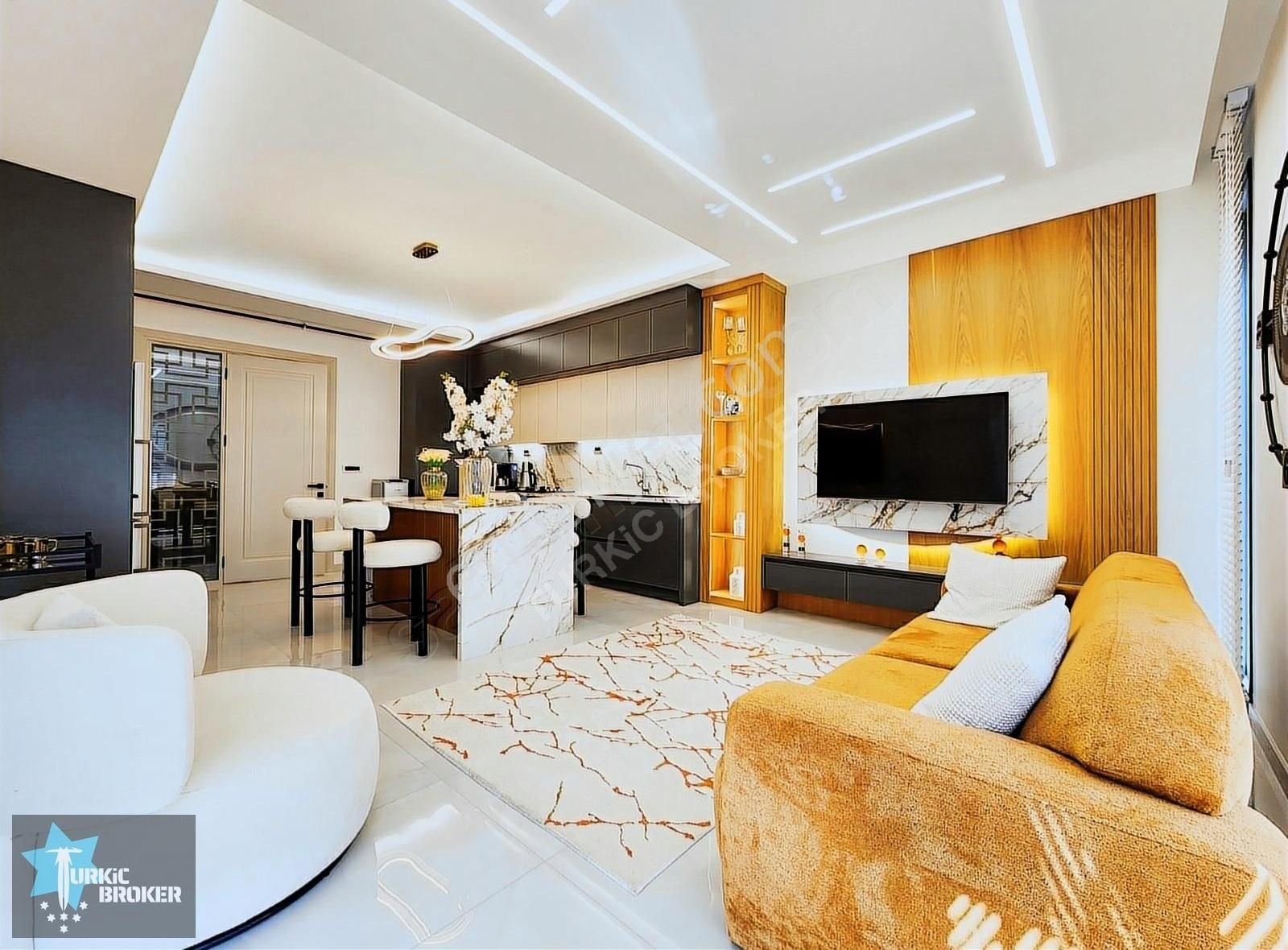 Turkic Brokerdan 215 M² 4+1 K. Otoparklı Sitede Fırsat Daireler