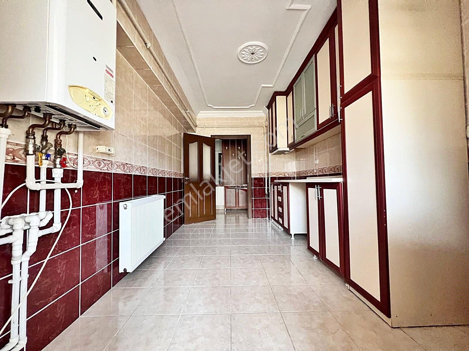 Ankara Keçiören Boğaz Manzaralı Satılık Daire Etlik'te Emsalsiz Asansörlü K.otoparklı 130m2 3+1 Orta Kat Daire