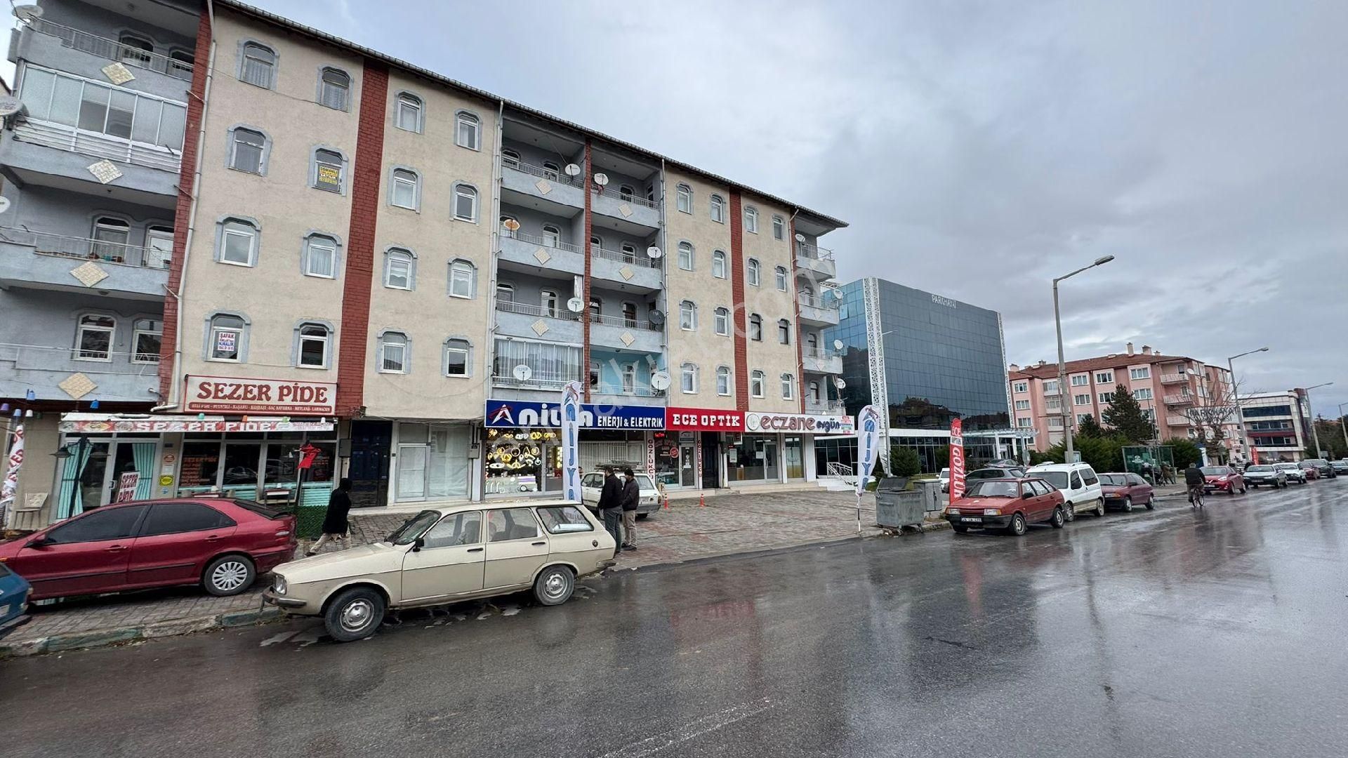 Akşehir İstasyon Satılık Daire Birimden Satılık İstasyon Mahallesi'nde Cadde Üzerinde Daire