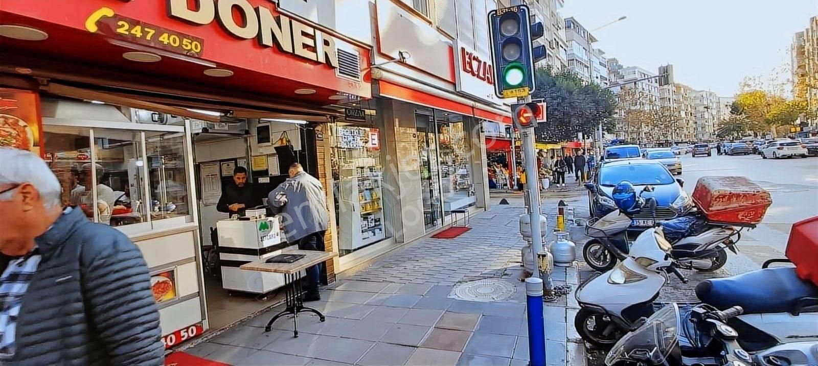 İzmir Konak Devren Büfe Mithatpaşa Cd Üzeri Marka Dönerci