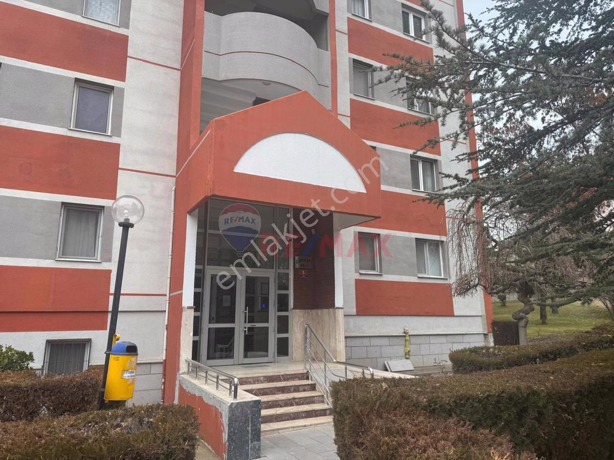 Ankara Etimesgut Metroya Yakın Kiralık Daire Eryaman Şehit Osman Avcı Mahallesinde Konforlu Eşyalı Kiralık 1+1 Daire