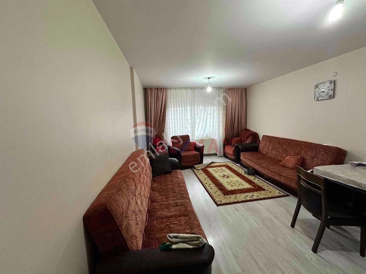 Adapazarı 15 Temmuz Camili Satılık Daire Remax Maviden Camilide 3+1 Giriş Kat Satılık Daire