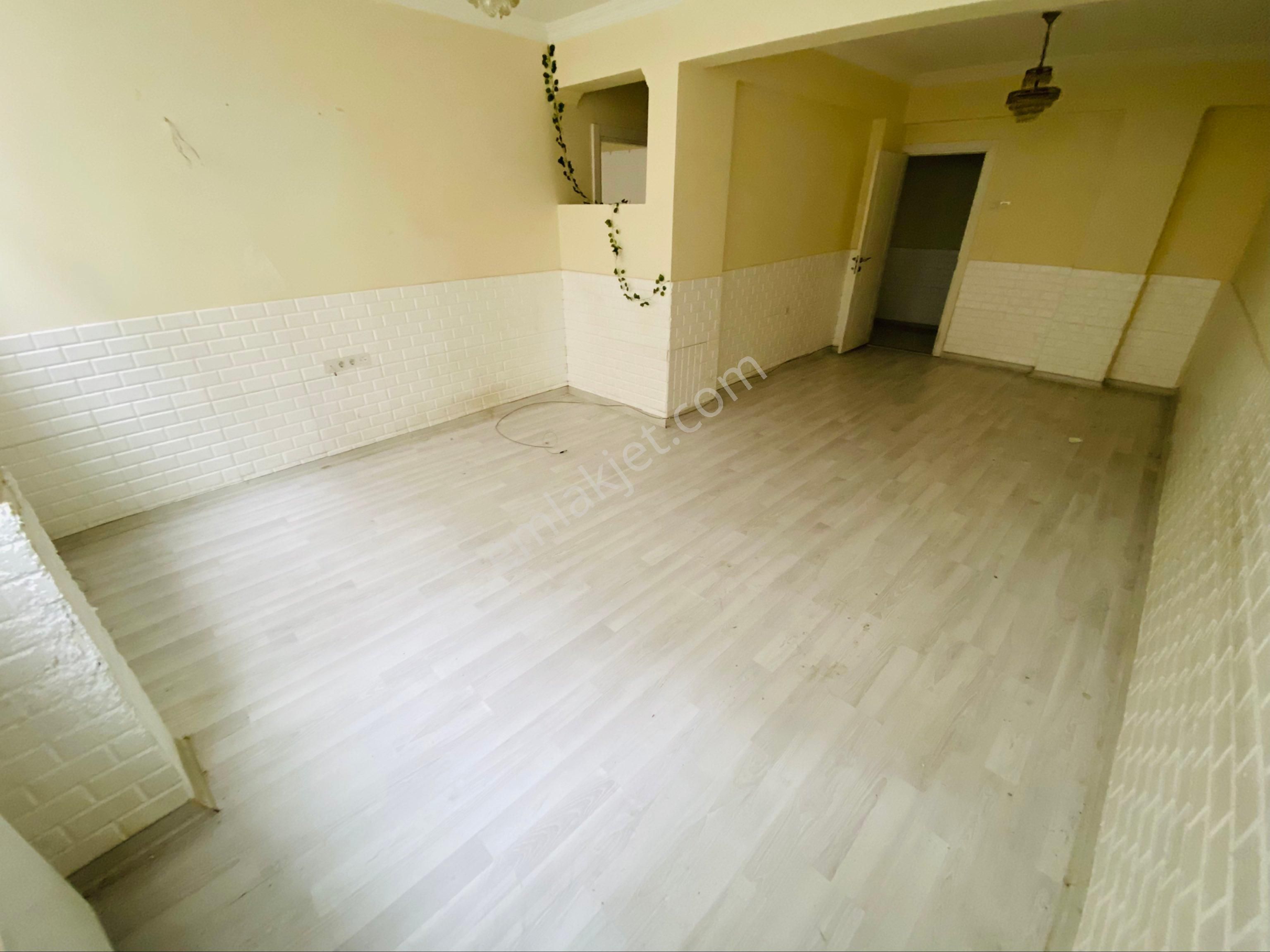 Konak Murat Reis Kiralık Daire İzmir Spor Metro Yakını 2+1 95m2 Doğalgazlı Temiz Bakımlı